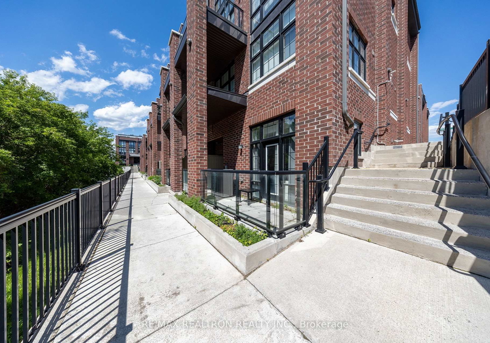 6-whitaker-way-whitchurch-stouffville-ontario-n13457144