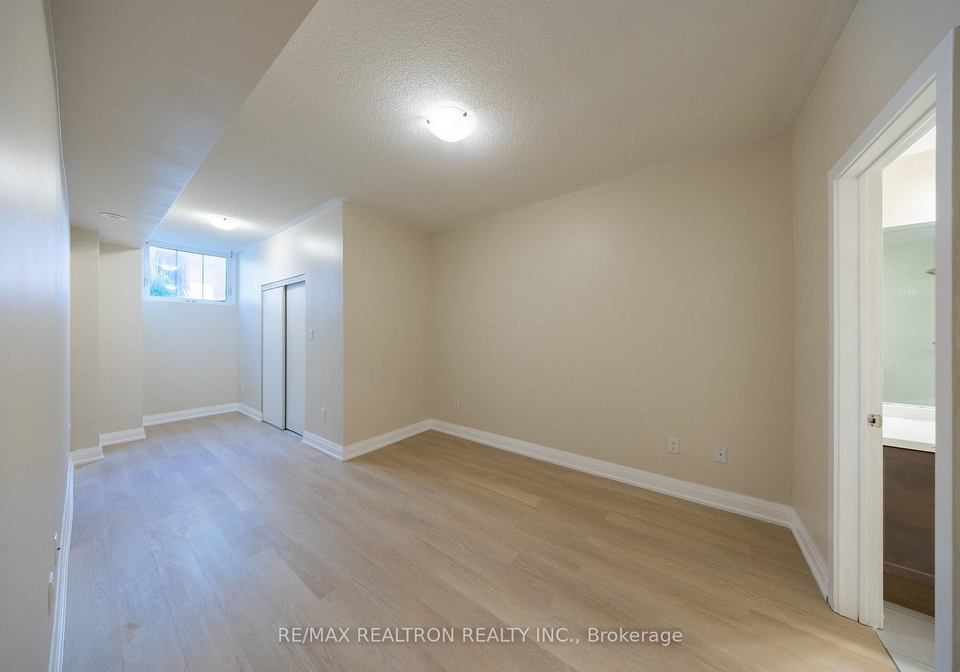6-whitaker-way-whitchurch-stouffville-ontario-n13457144