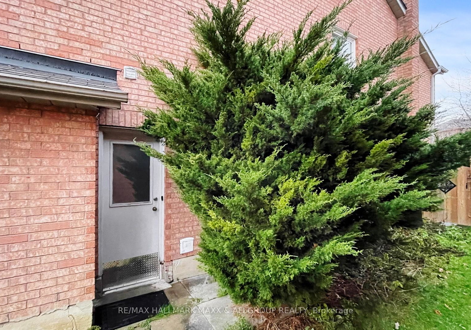 719-shanahan-boulevard-newmarket-ontario-n13458464