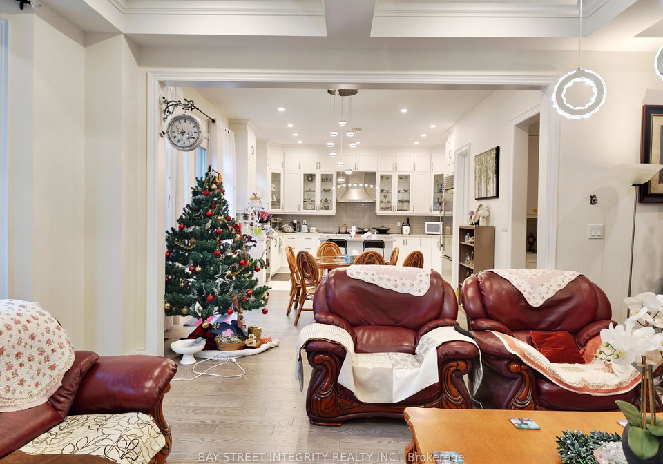 211-hillsview-drive-richmond-hill-ontario-n13459676