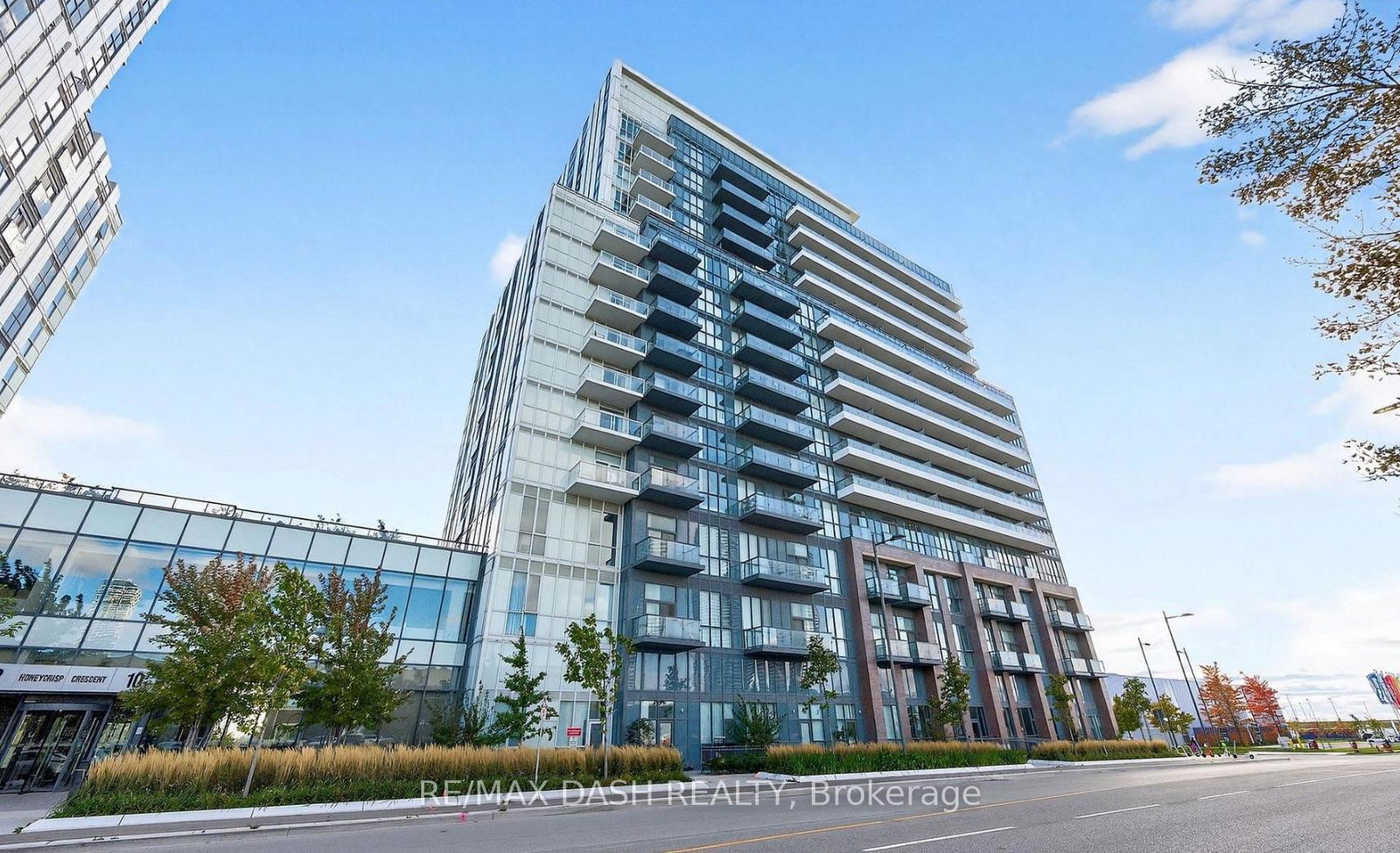 10-honeycrisp-crescent-vaughan-ontario-n13459772
