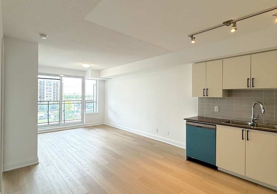 372-highway-7-road-e-richmond-hill-ontario-n13459782