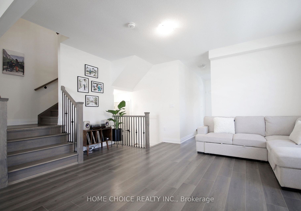 32-ferragine-crescent-bradford-west-gwillimbury-ontario-n13460454