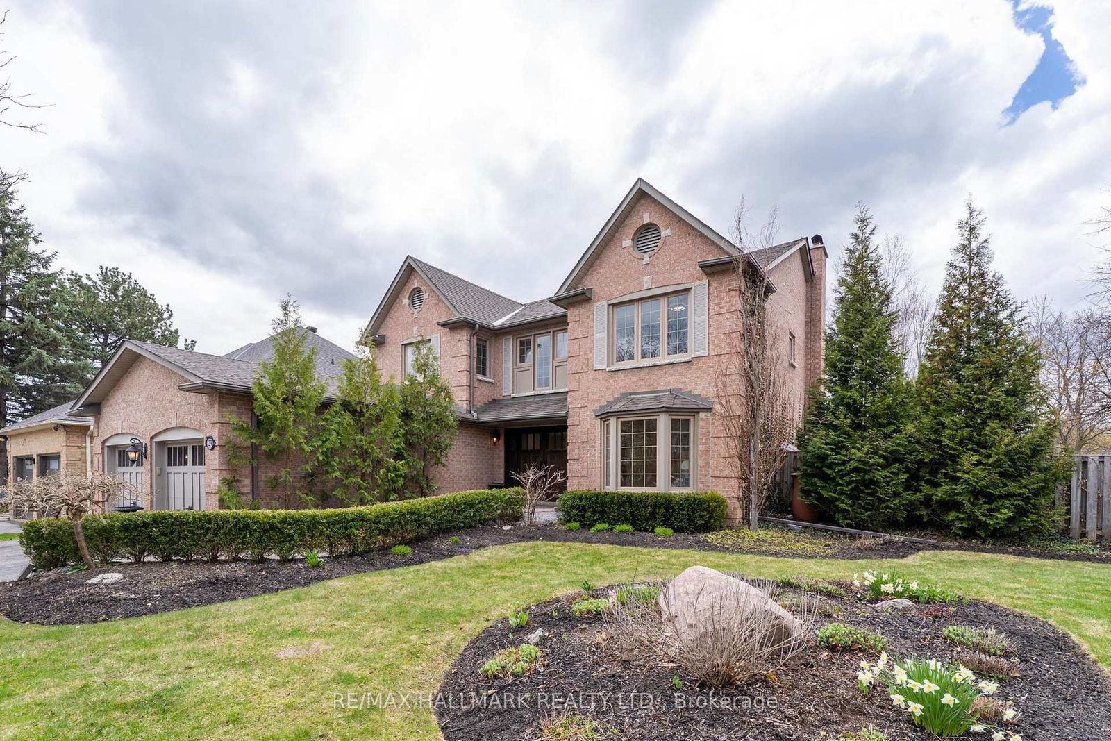 29-petch-crescent-aurora-ontario-n13461170