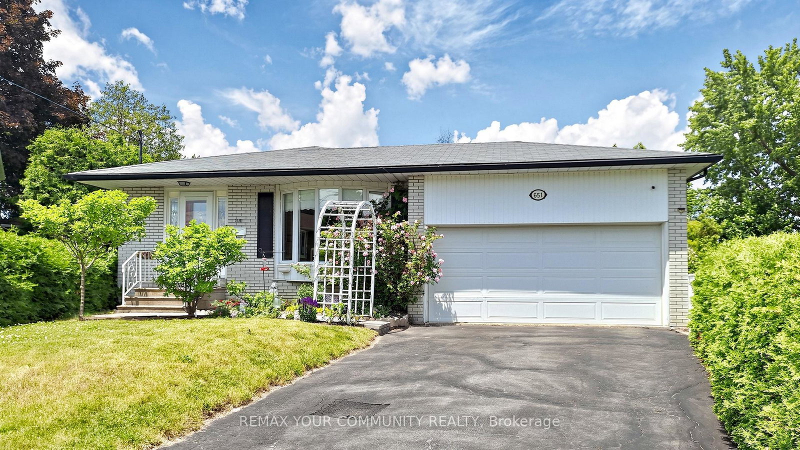 651-mossbank-court-newmarket-ontario-n13461788