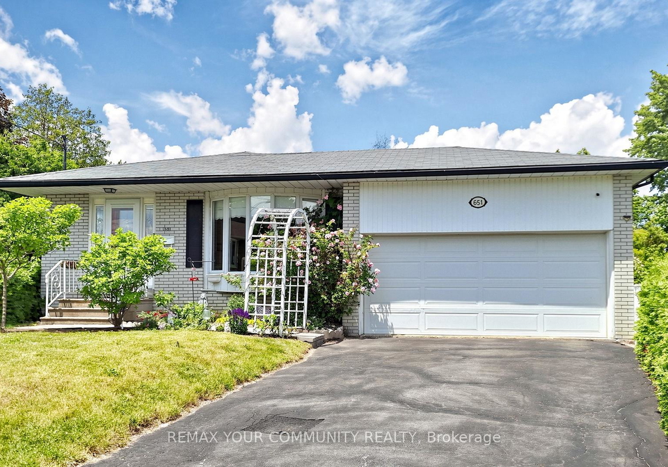 651-mossbank-court-newmarket-ontario-n13461788