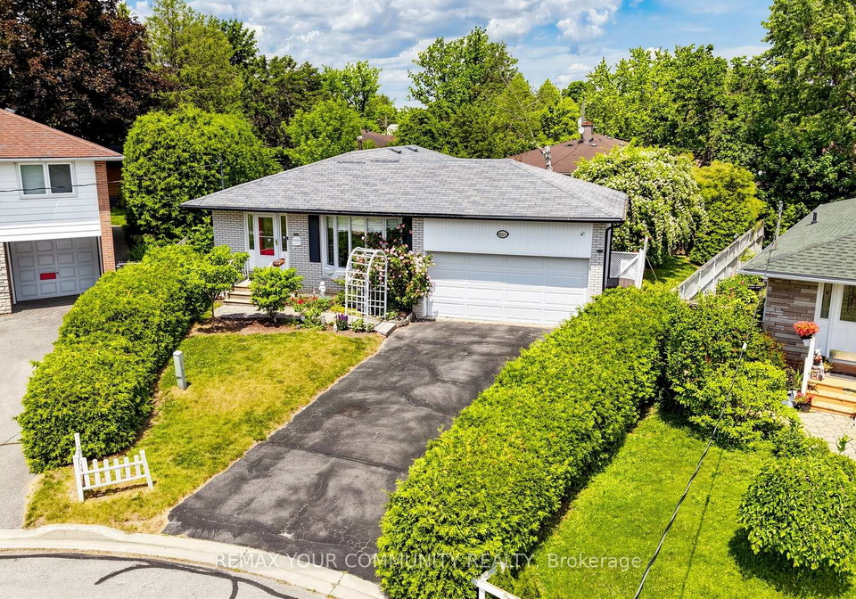 651-mossbank-court-newmarket-ontario-n13461788