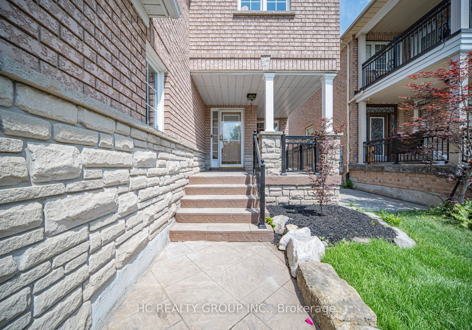 32-kaitlin-drive-richmond-hill-ontario-n13467046