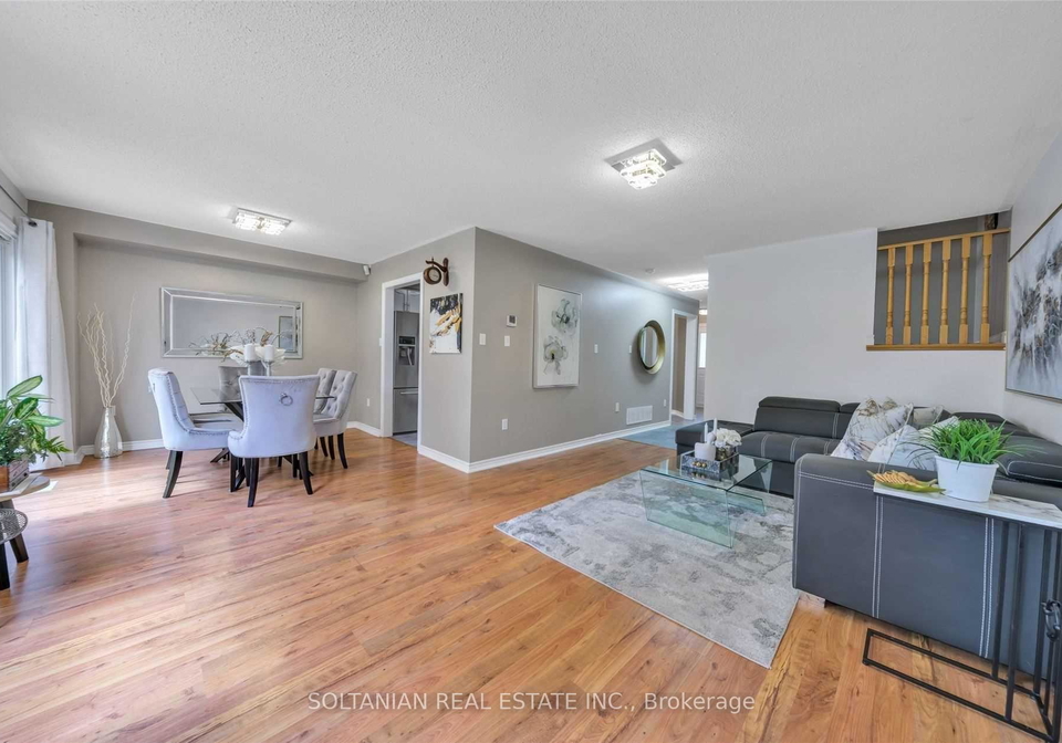 94-october-lane-aurora-ontario-n13467782