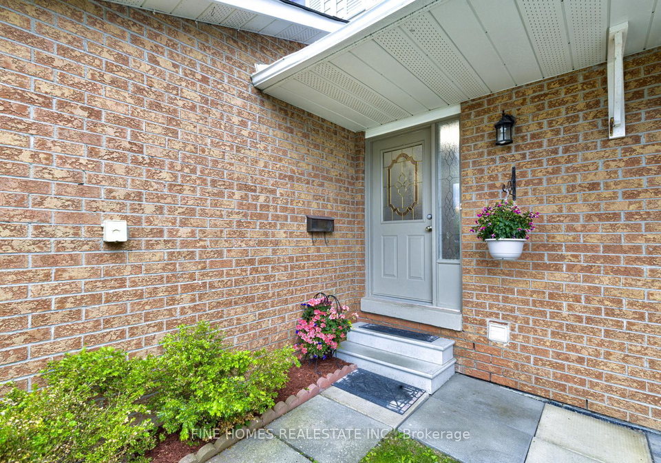 302-maciver-boulevard-newmarket-ontario-n13469762