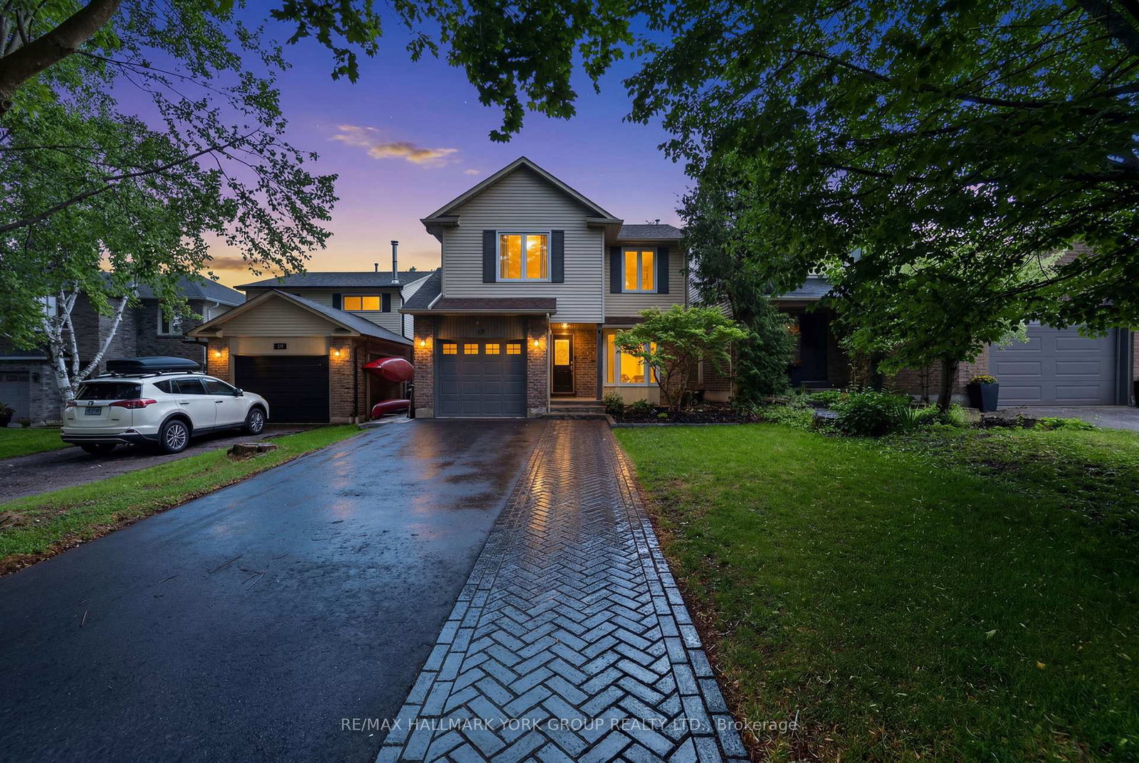12-odin-crescent-aurora-ontario-n13469928