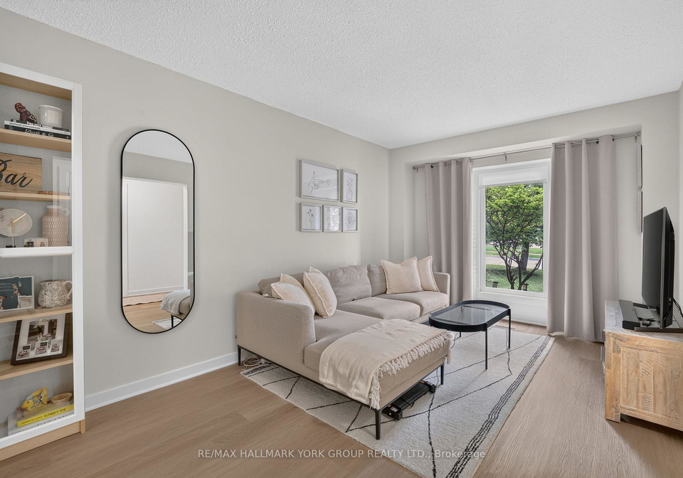 12-odin-crescent-aurora-ontario-n13469928
