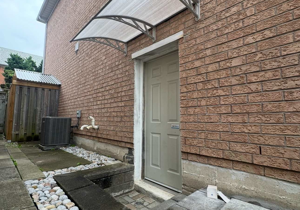132-peninsula-crescent-richmond-hill-ontario-n13471012