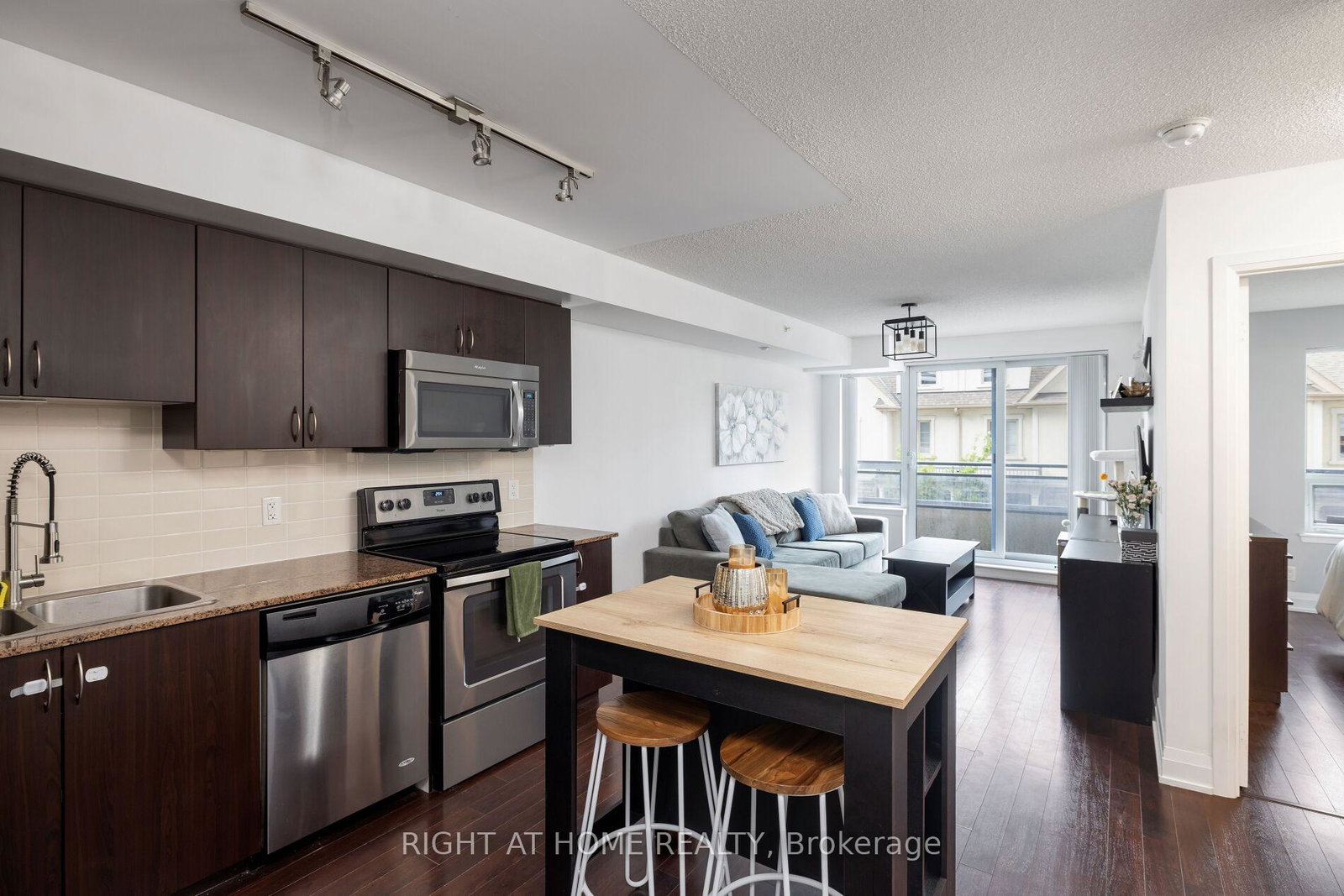 376-highway-7-e-richmond-hill-ontario-n13471628