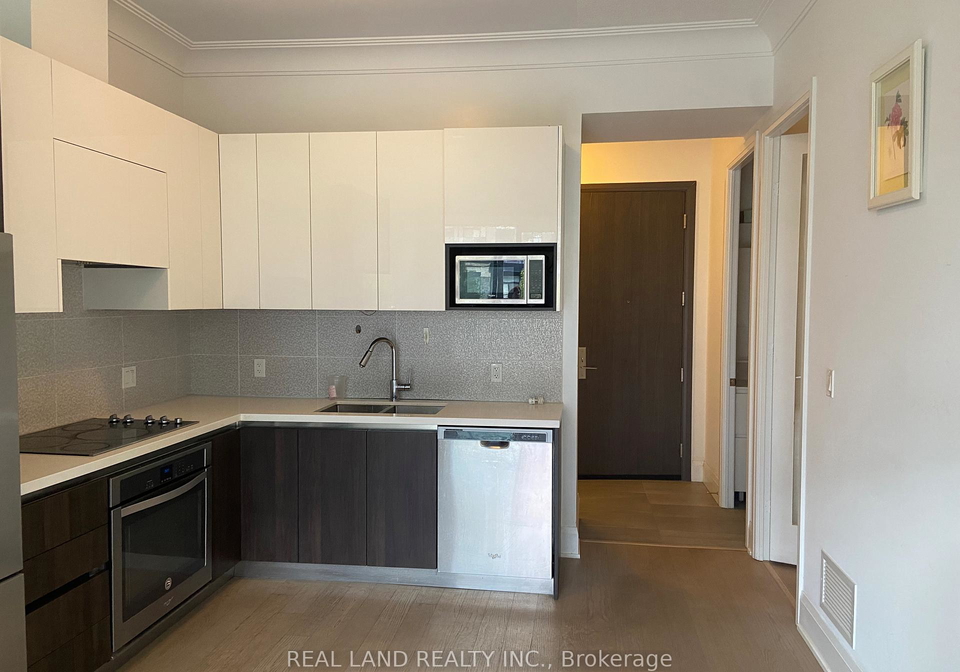 25-water-walk-drive-markham-ontario-n13471868