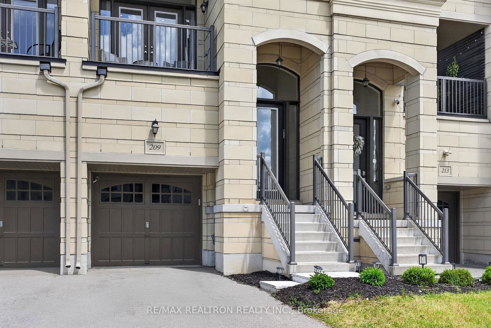 209-arianna-crescent-vaughan-ontario-n13471894