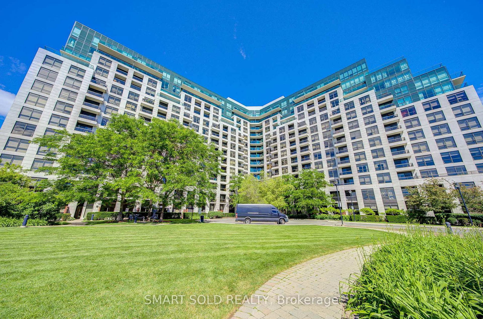 18-harding-boulevard-richmond-hill-ontario-n13472654