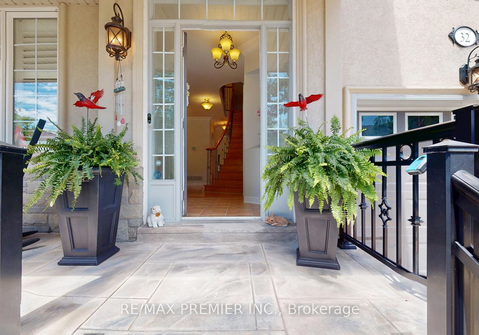 32-timberwolf-crescent-vaughan-ontario-n13472704