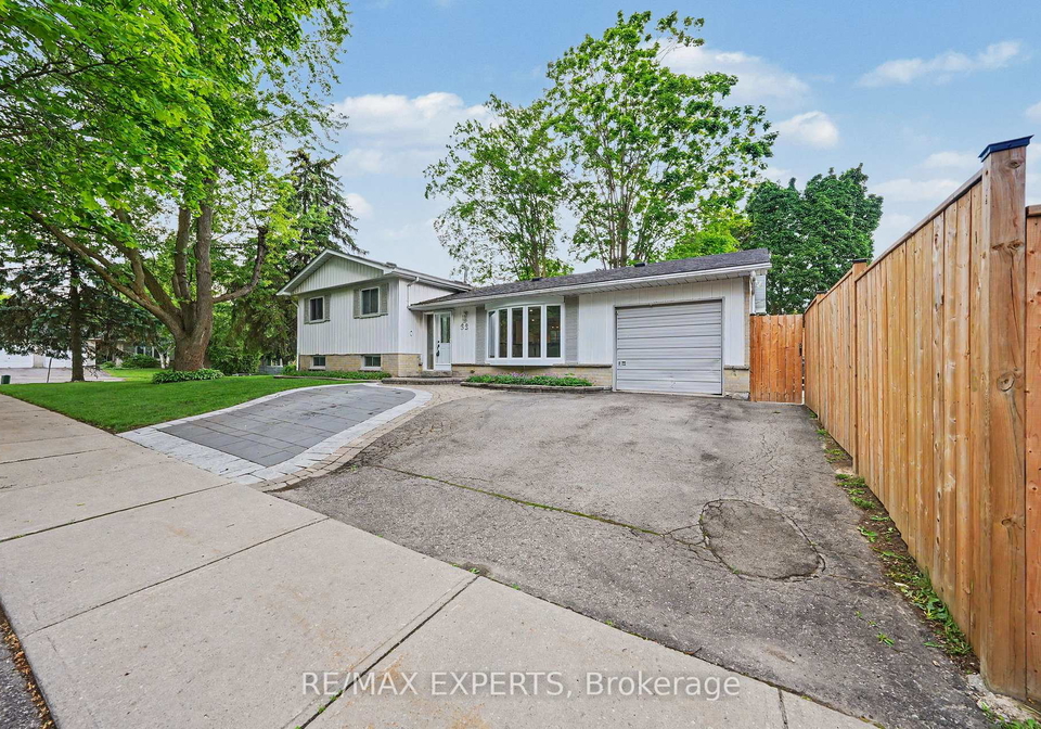 32-oak-court-aurora-ontario-n13473100