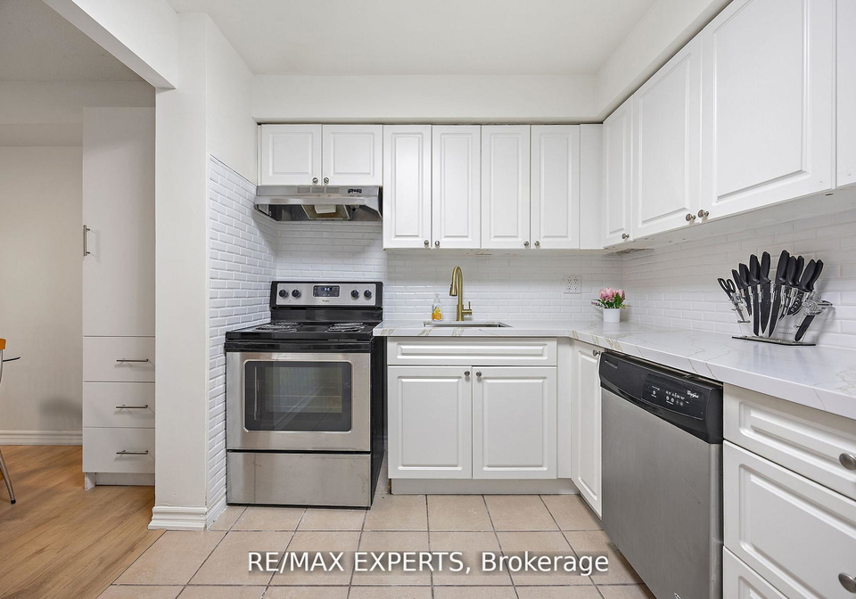 242-milestone-crescent-aurora-ontario-n13473844