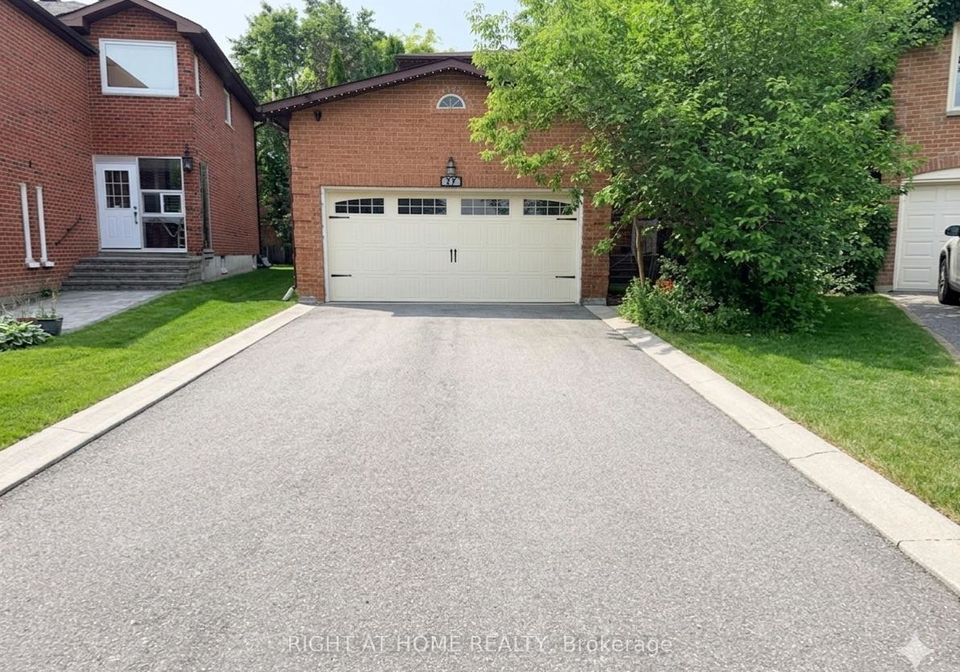 37-versailles-court-richmond-hill-ontario-n13474340