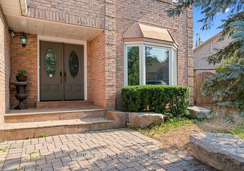 33-autumn-way-aurora-ontario-n13474500