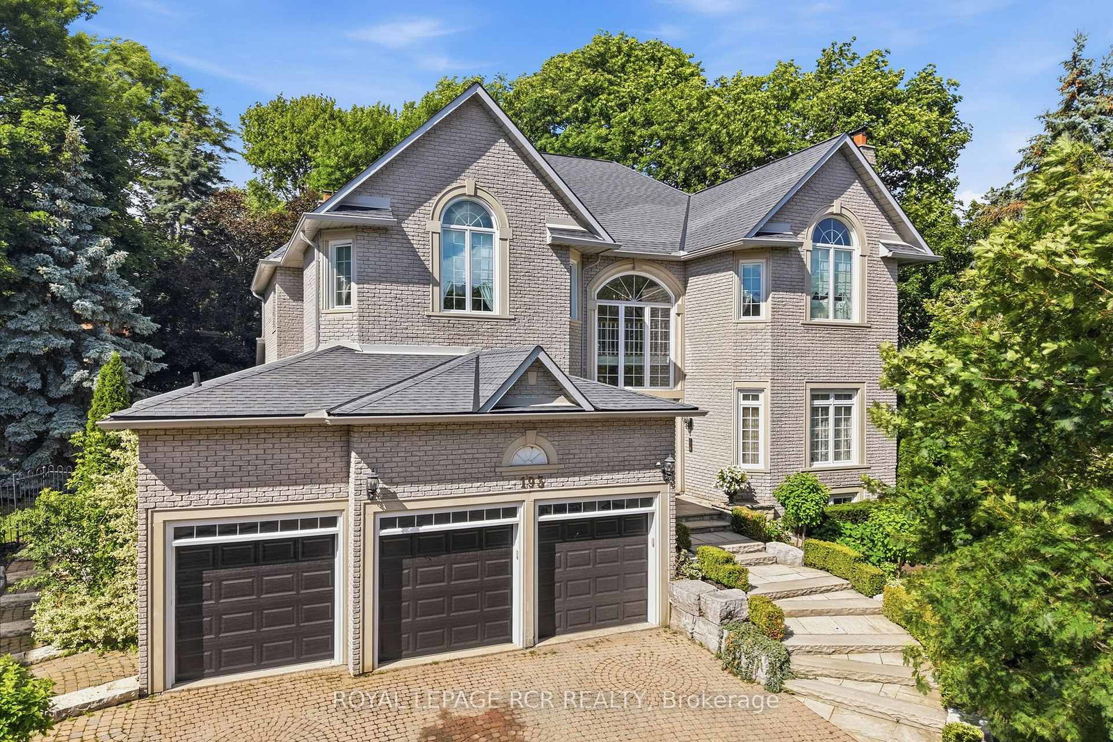 193-sherwood-place-newmarket-ontario-n13475624