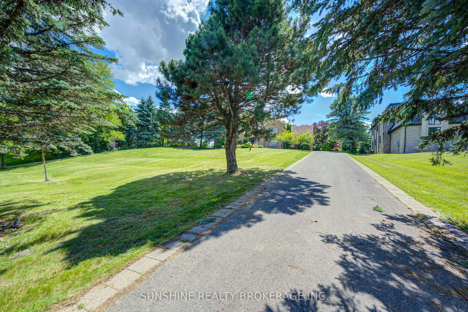 807-woodland-acres-crescent-vaughan-ontario-n13475786