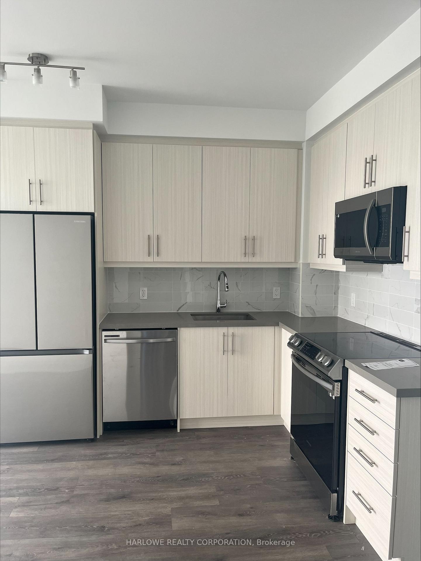 95-oneida-crescent-richmond-hill-ontario-n13476048