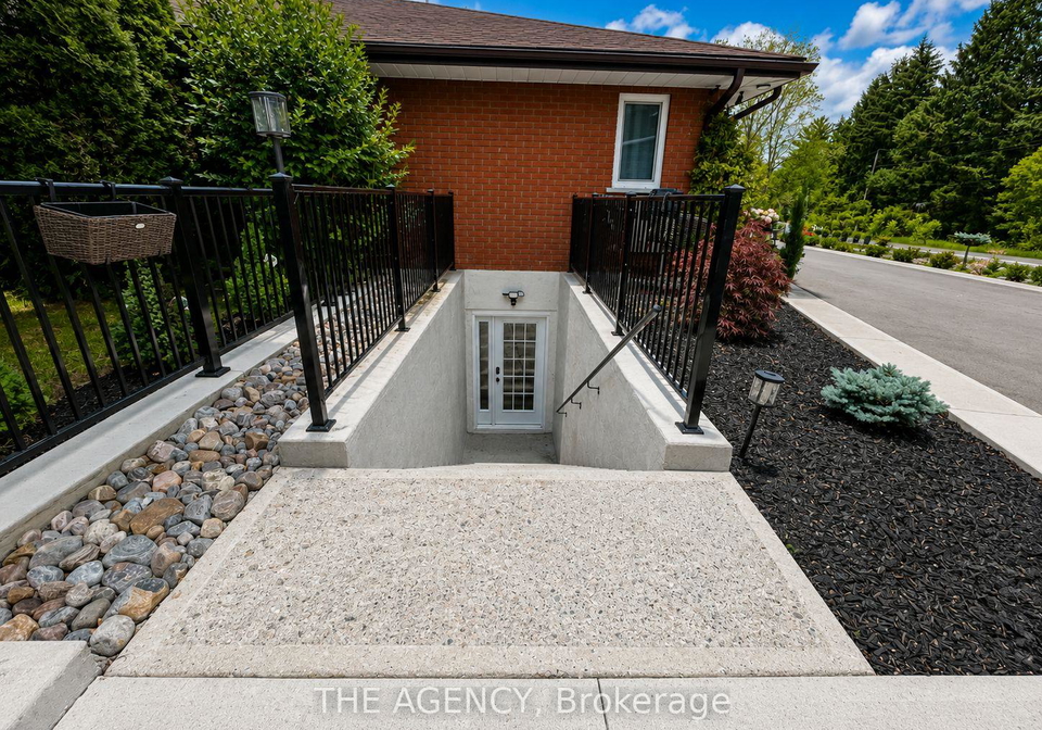 15415-jane-street-king-ontario-n13476560