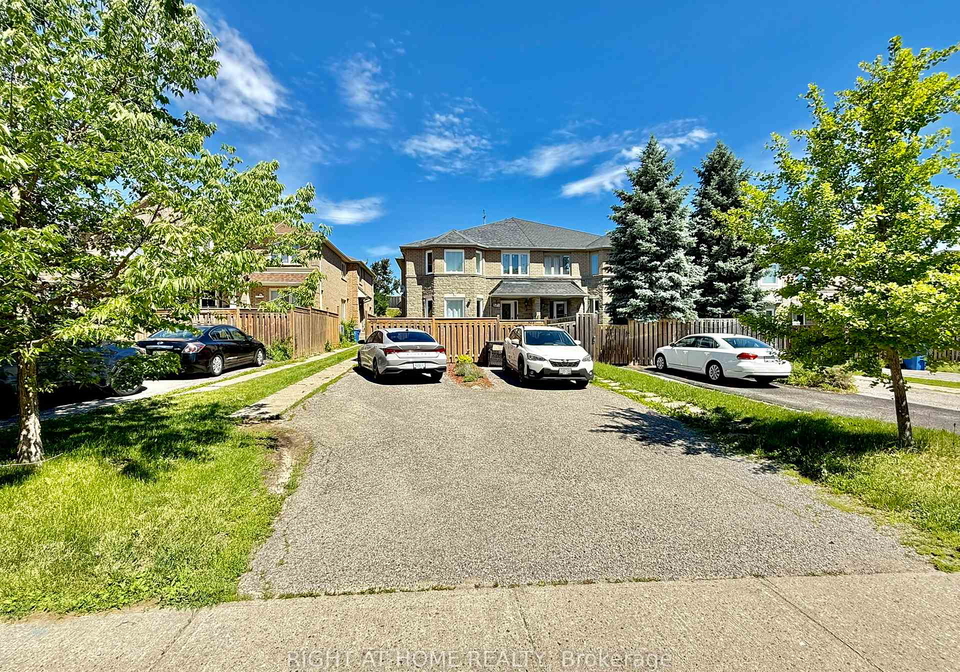 569-walpole-crescent-newmarket-ontario-n13477292
