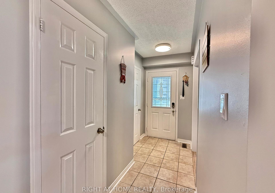 569-walpole-crescent-newmarket-ontario-n13477292