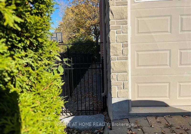 5a-pearson-avenue-richmond-hill-ontario-n13477302