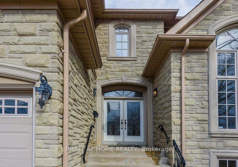 5a-pearson-avenue-richmond-hill-ontario-n13477302
