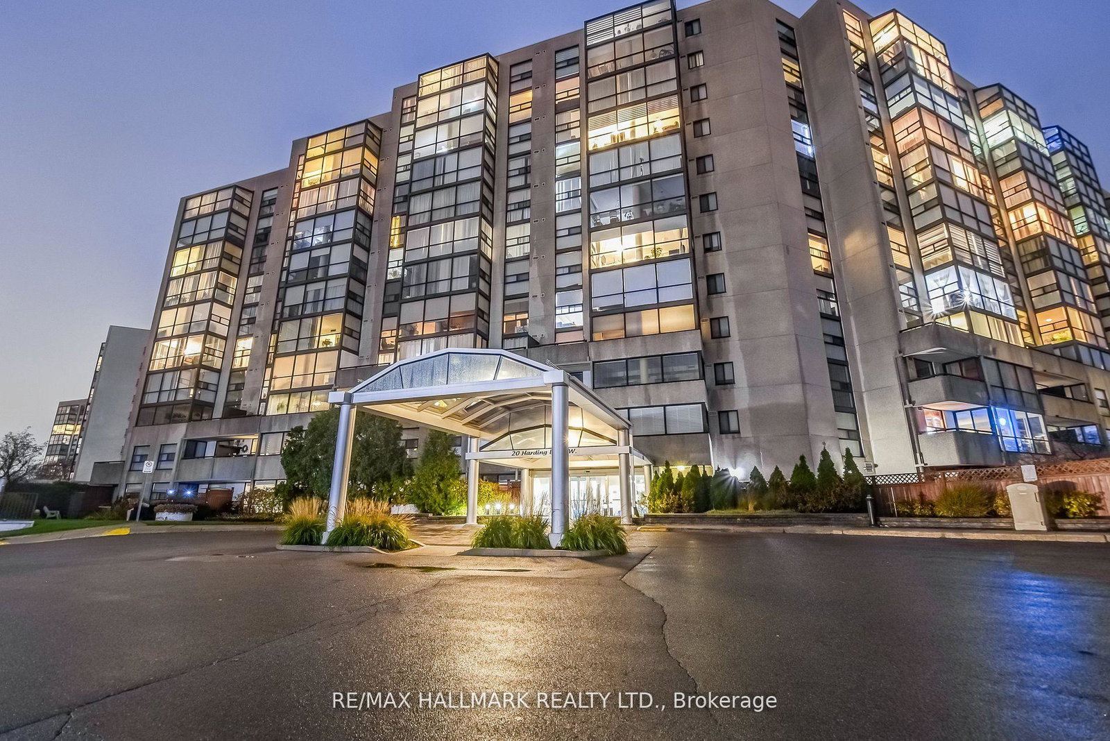 20-harding-boulevard-w-richmond-hill-ontario-n13478518