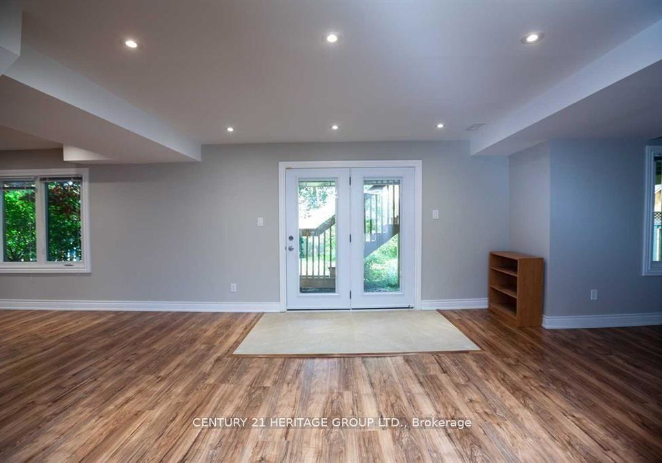1001-lockwood-circle-newmarket-ontario-n13478728