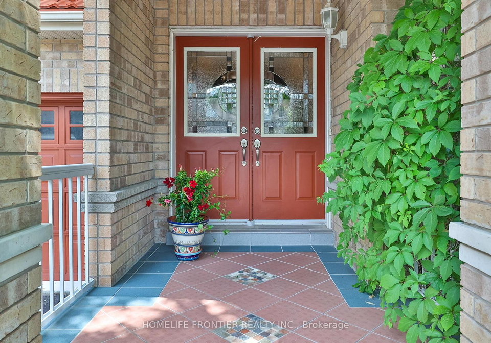 110-red-river-crescent-newmarket-ontario-n13479008