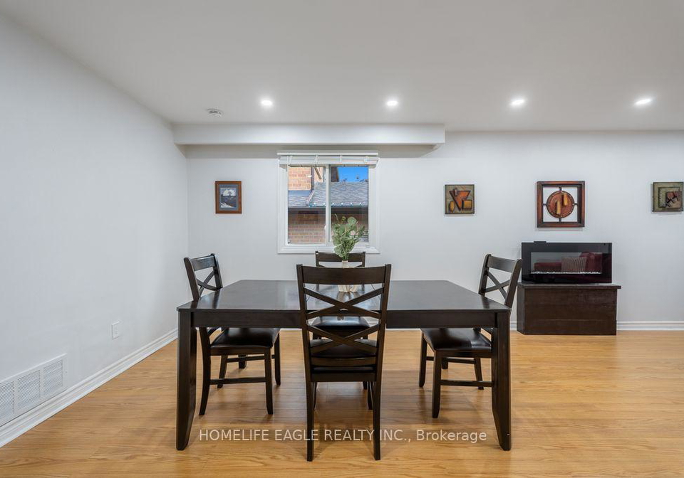 293-plymouth-trail-newmarket-ontario-n13479324