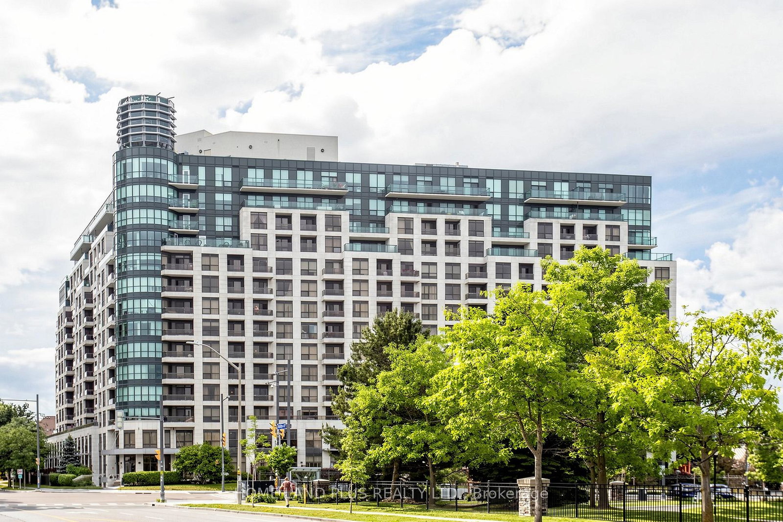 18-harding-boulevard-richmond-hill-ontario-n13480120