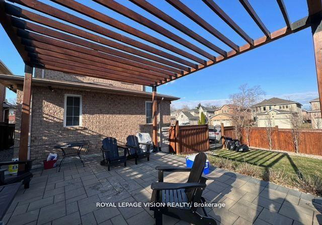 61-rocksprings-avenue-richmond-hill-ontario-n13480332