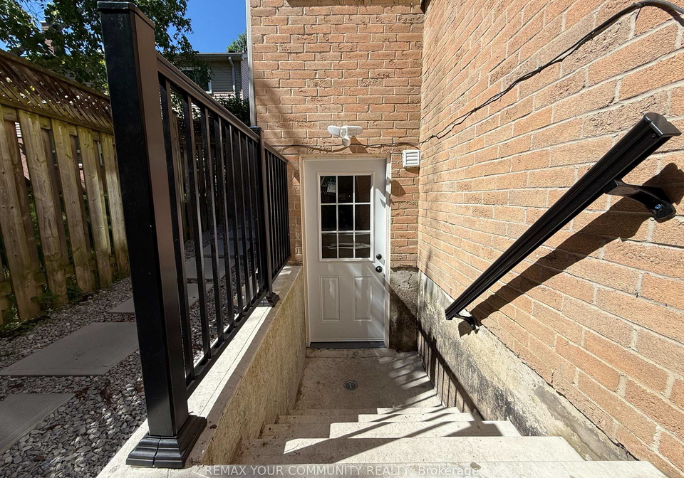 6-albery-crescent-aurora-ontario-n13481244