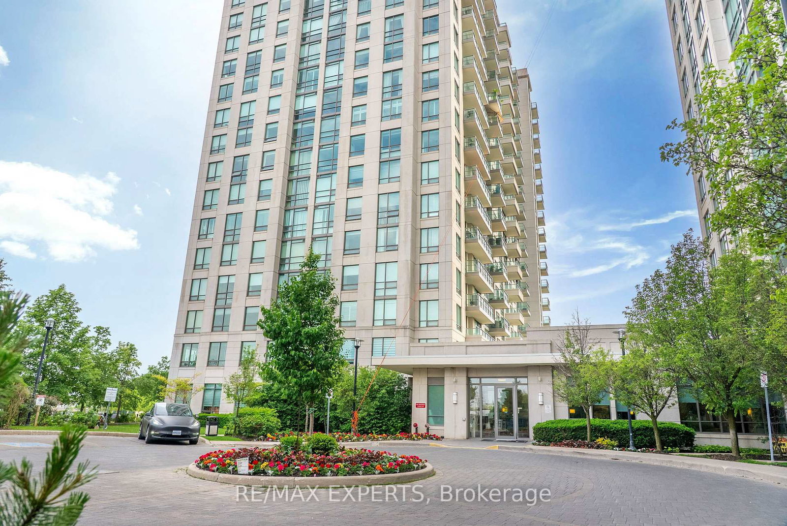 88-promenade-circle-vaughan-ontario-n13483918