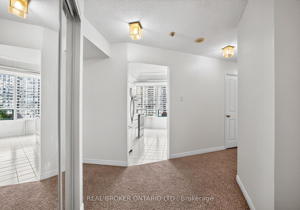7250-yonge-street-vaughan-ontario-n13484572