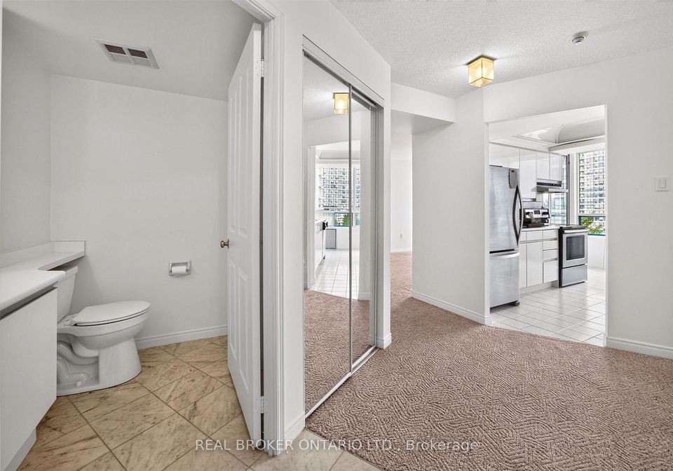 7250-yonge-street-vaughan-ontario-n13484572