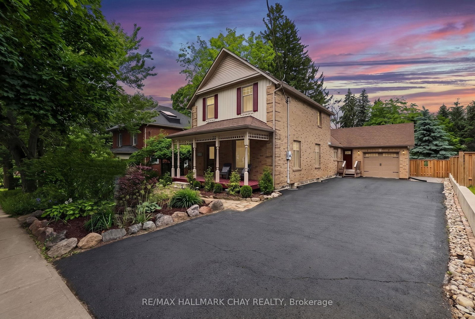 613-queen-street-newmarket-ontario-n13490394