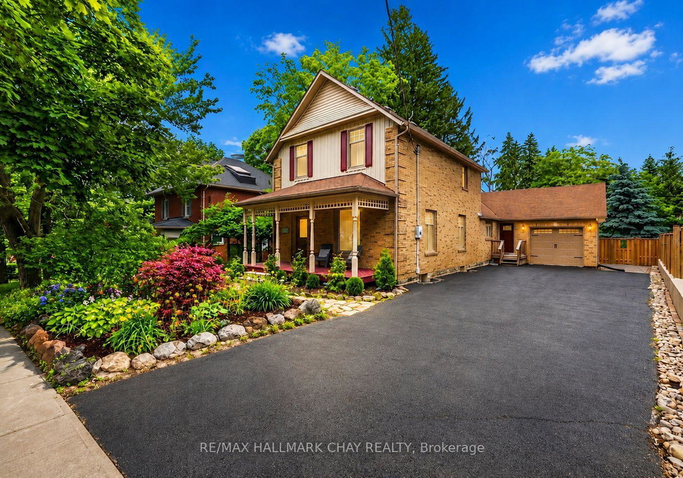 613-queen-street-newmarket-ontario-n13490394