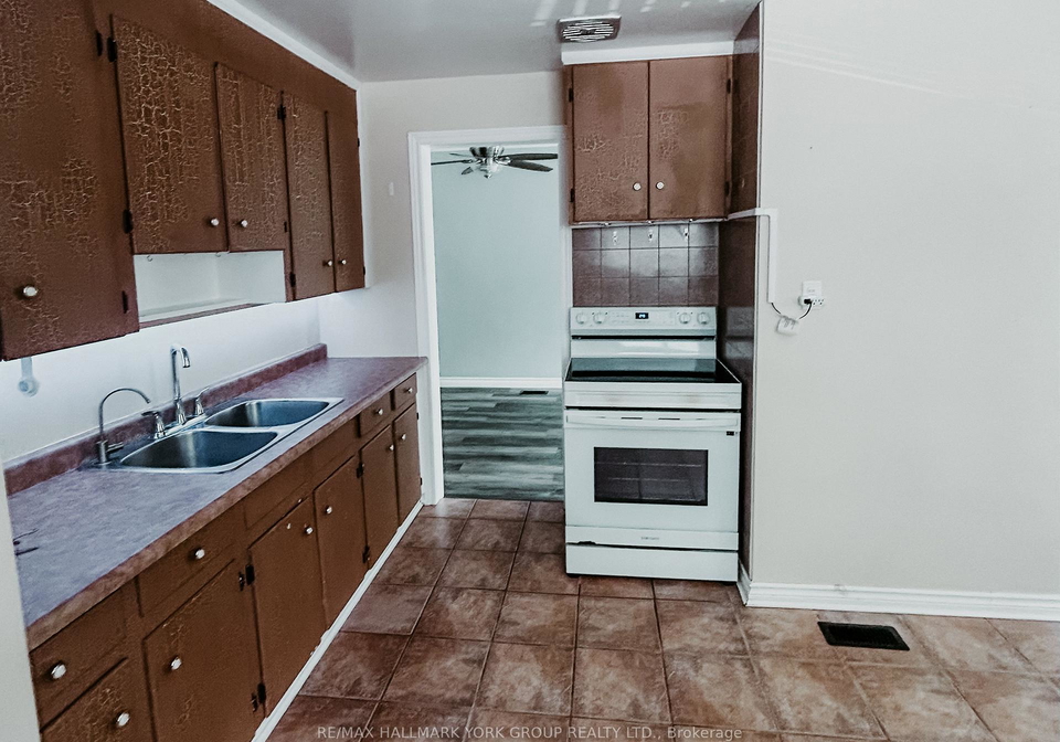 217-septonne-avenue-newmarket-ontario-n13492458