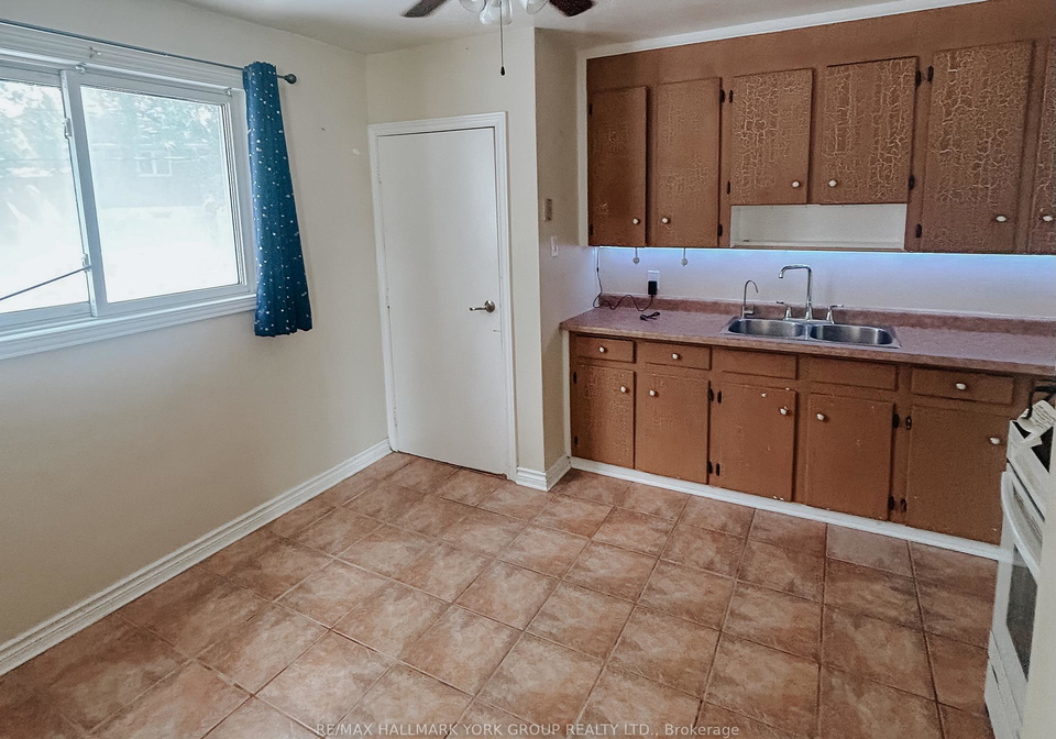 217-septonne-avenue-newmarket-ontario-n13492458