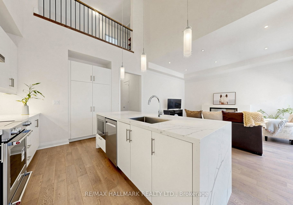 16-vern-robertson-gate-uxbridge-ontario-n13493554