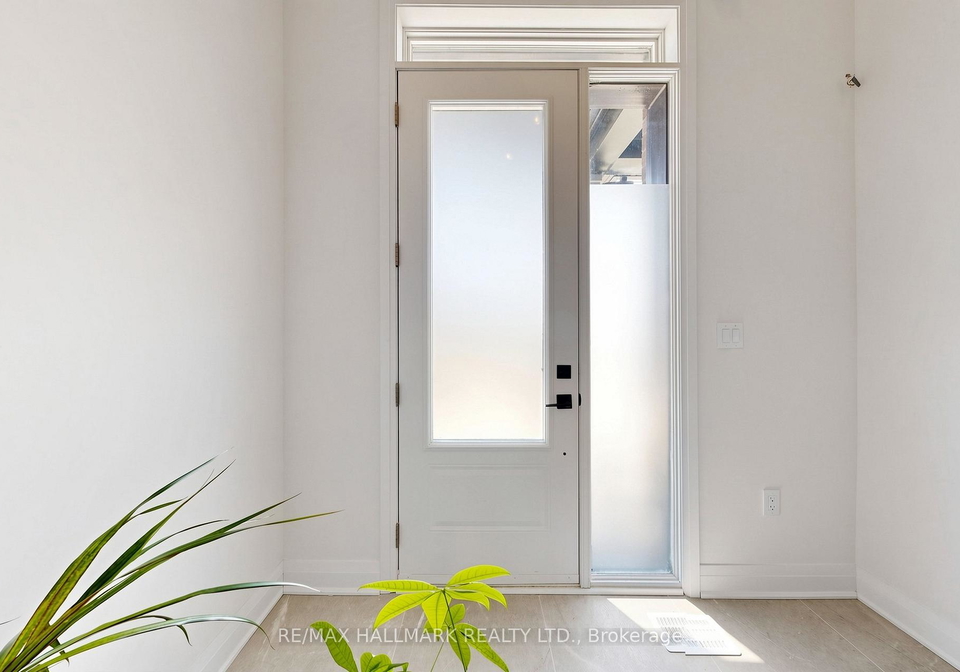 16-vern-robertson-gate-uxbridge-ontario-n13493554